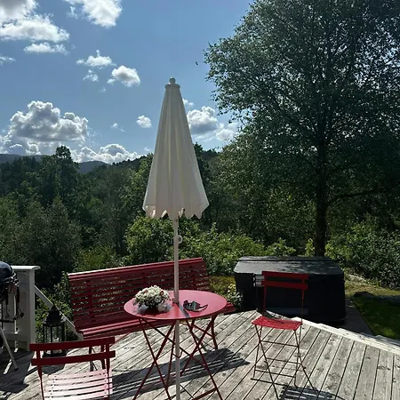 Ferienhaus Traditional With Fjord Views In