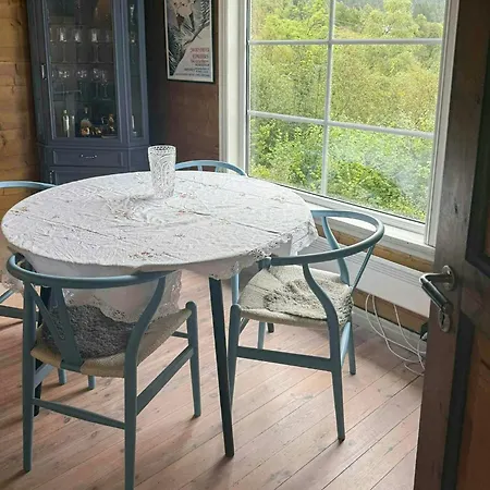 Ferienhaus Traditional With Fjord Views In Skjoldastraumen