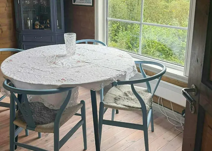 Traditional With Fjord Views In Ferienhaus *
