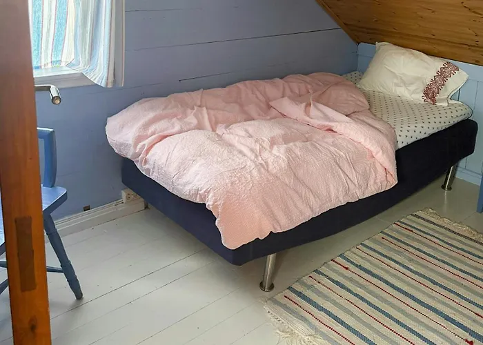 Traditional With Fjord Views In Ferienhaus Skjoldastraumen